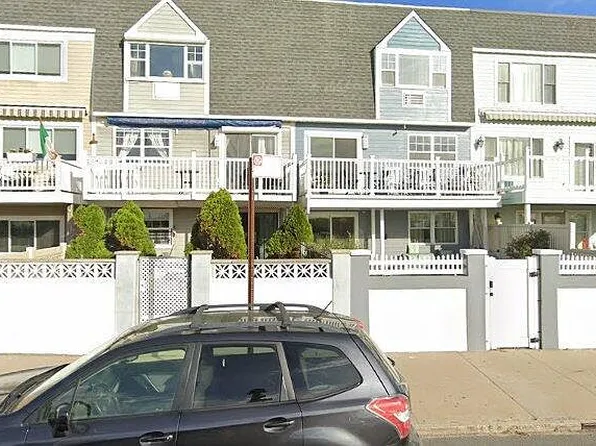 95-08 Shore Front Pkwy, Far Rockaway, NY 11693