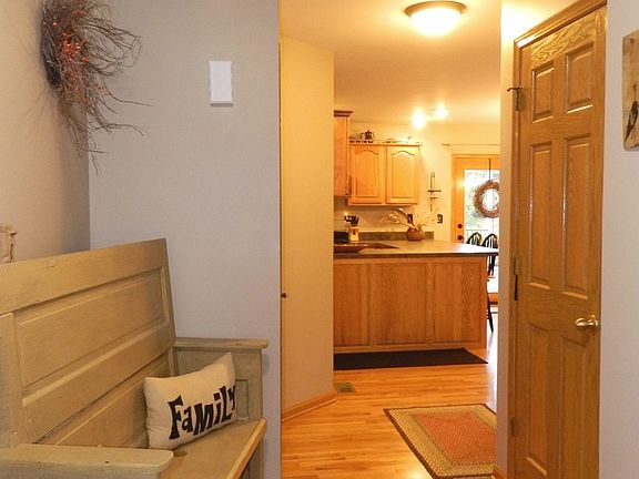 3rd image of 1495 Lois Ln