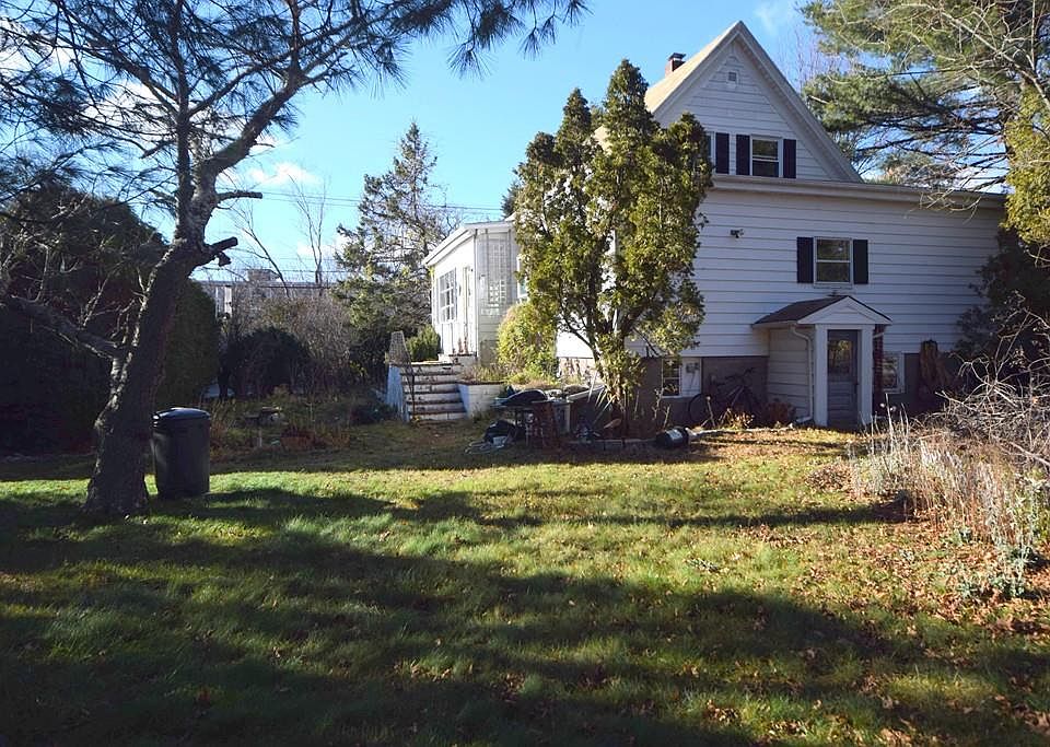 2nd image of 45 Dyer St