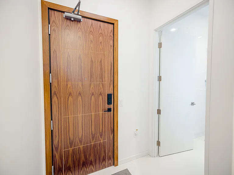 400 Old Woodward Ave #306 — Photo 7