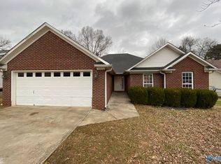2412 Garden Park Dr NW, Huntsville, AL 35810