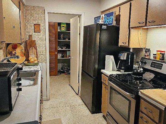 3rd image of 7 S Barbour St