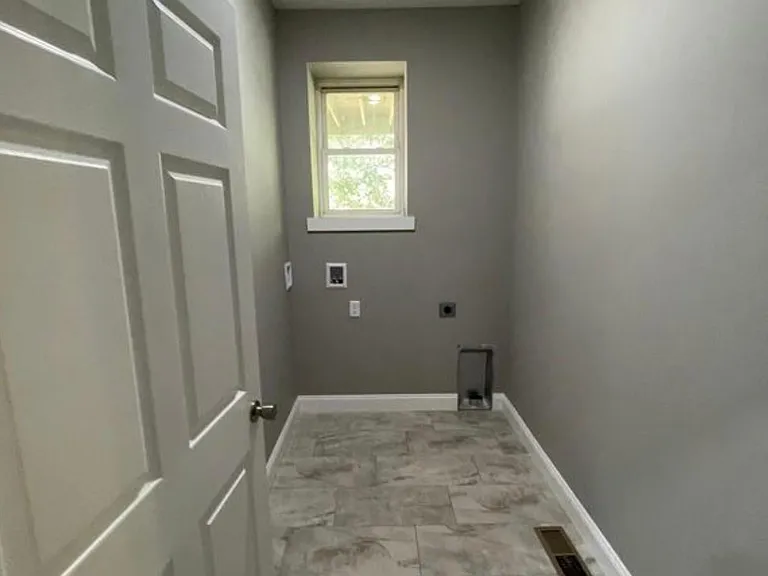 453 S Main Ave — Photo 4