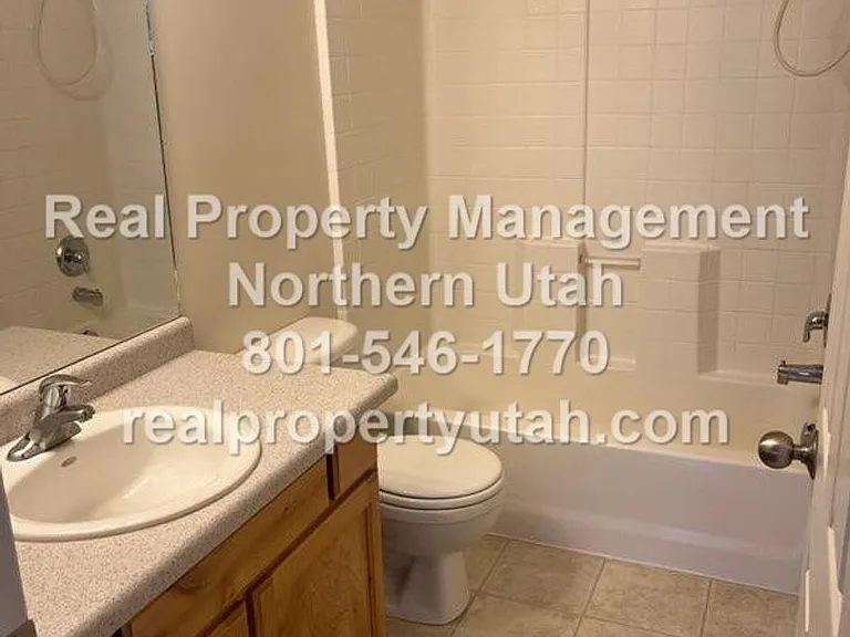 3120 W 525 N — Photo 12