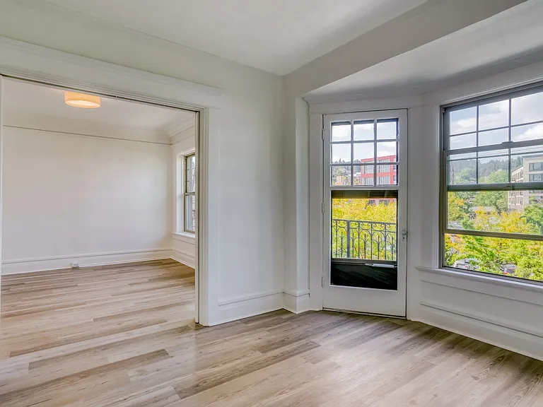 Raintree Apartments — Photo 34