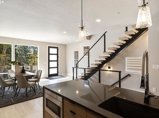 627 & 631 SW Lobelia St #627A, Portland, OR 97219