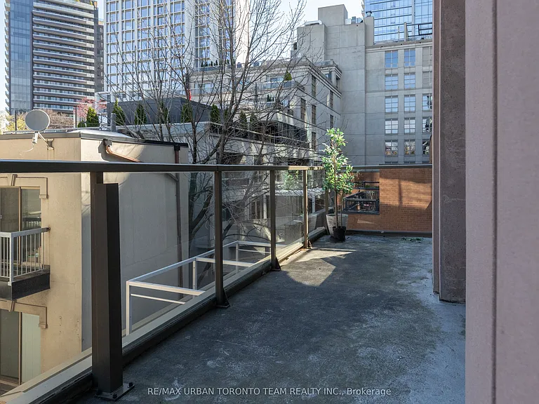 80 Yorkville Ave #303 — Photo 38