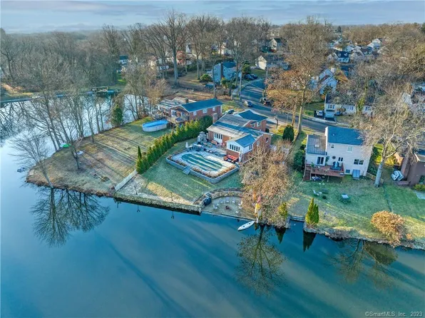 46 Tesiny Circle, Bridgeport, CT 06606