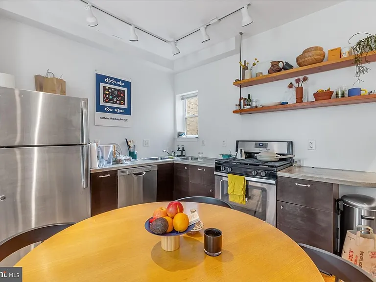 2049 E Susquehanna Ave #2F — Photo 4