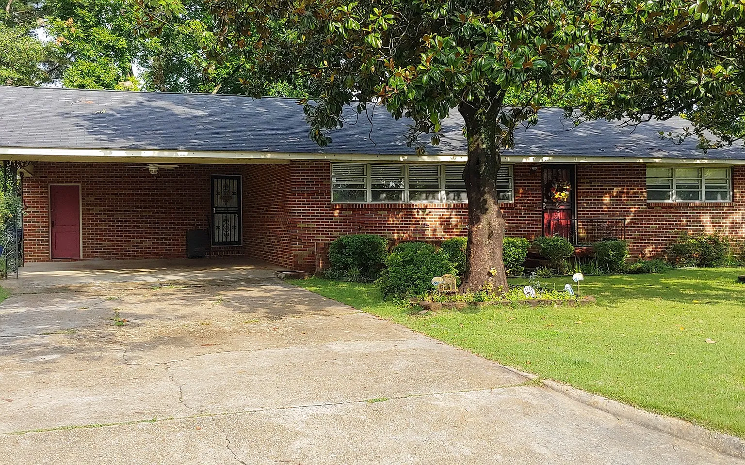 Nice 2 bedroom 2 Bath Home in Northport — Photo 1