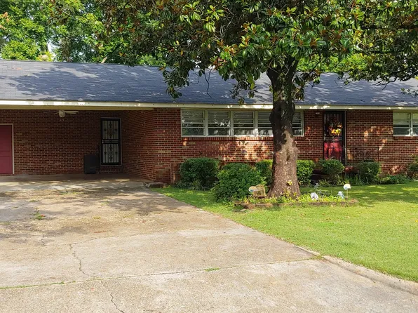 2110 18th Ave, Northport, AL 35476