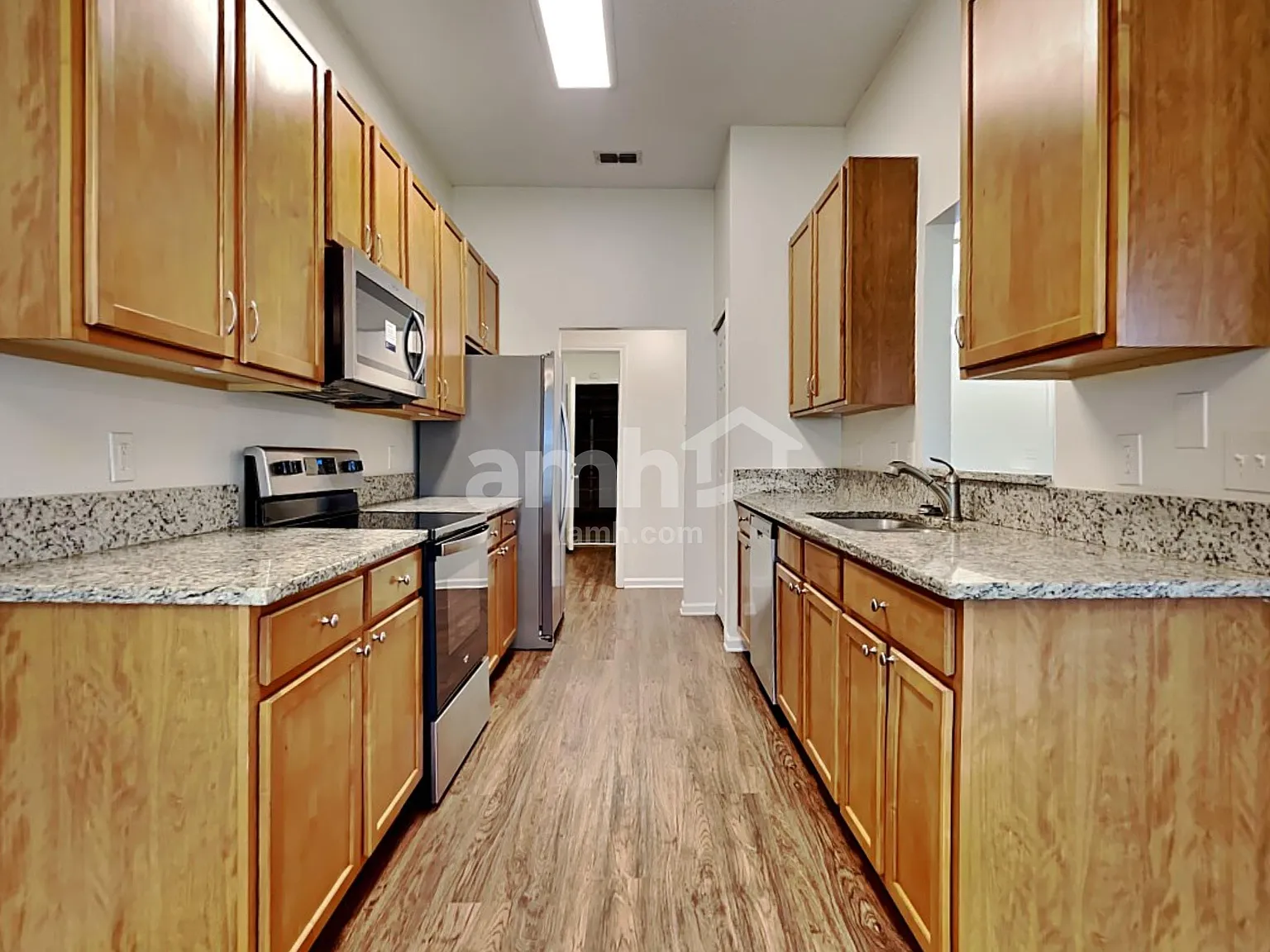 4 bed, 2.0 bath, 1637 sqft, $2,075 — Photo 4
