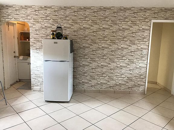 5th image of 2501 NE 49th St APT 3B
