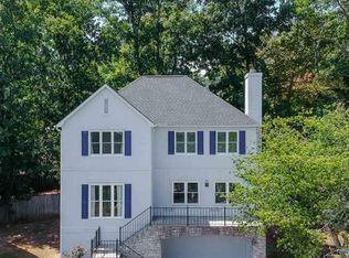 813 Crest Cv, Hoover, AL 35226