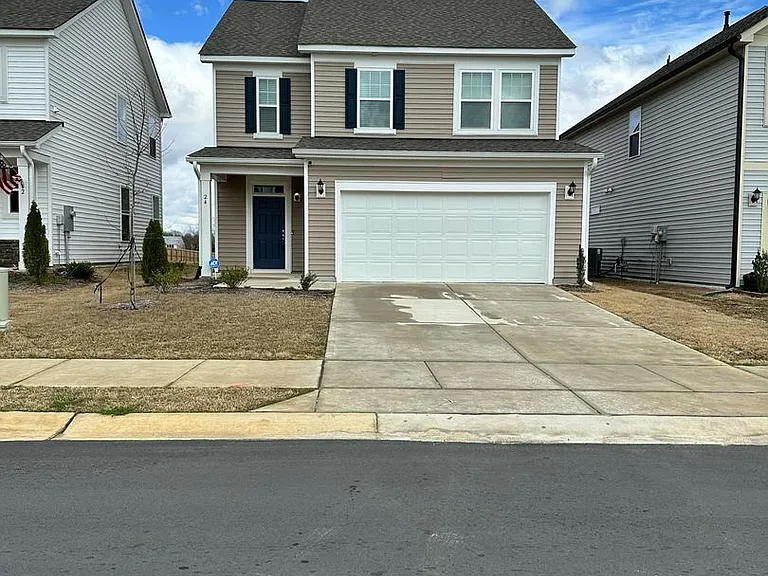 24 Blackthorn Ln — Photo 3
