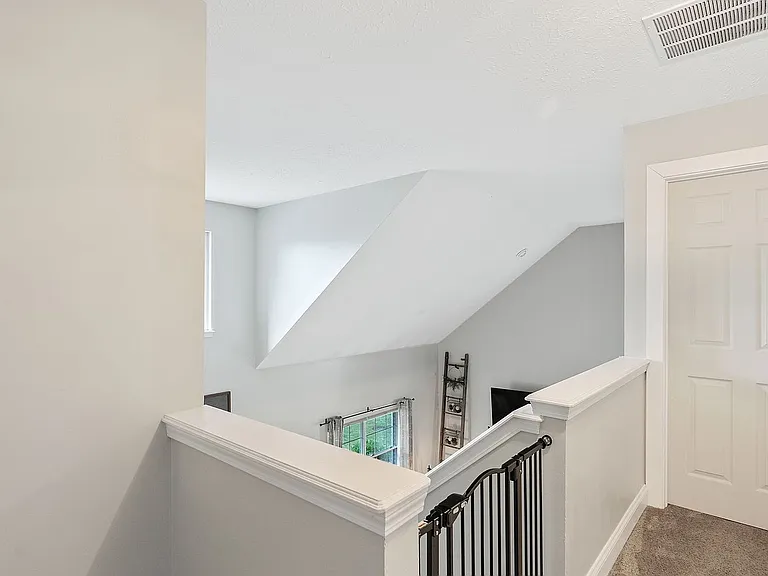 3397 Yorkshire Dr — Photo 16