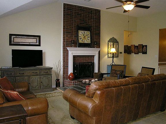 2nd image of 2310 Brisbane Dr