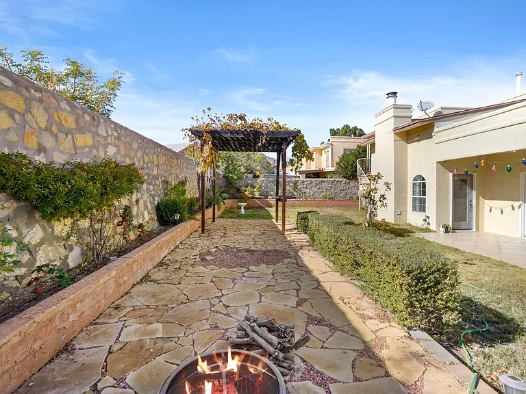 4332 Loma De Brisas Dr — Photo 36