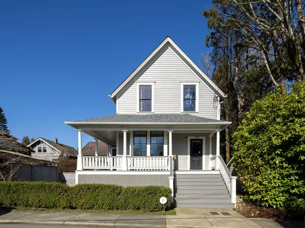 109 Oakland St, New Westminster, BC V3L 1P5