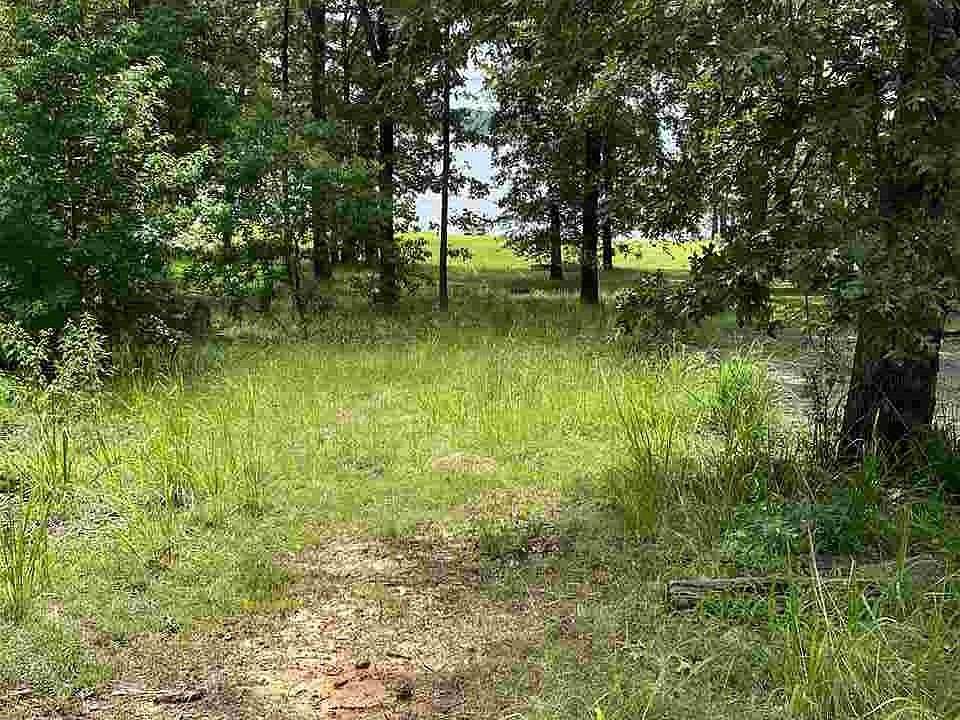 2nd image of 279 Hillcrest Dr