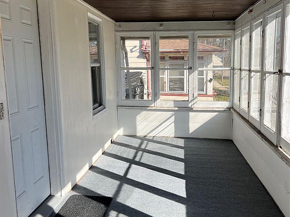 2nd image of 936 Stocker Ave