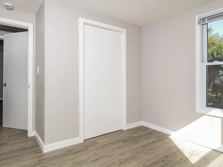 943837_024_main_bedroom_13184495.jpg