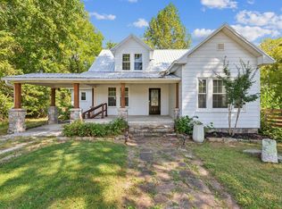 831 3rd St, Tracy City, TN 37387
