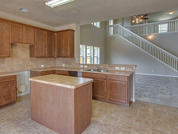 5th image of 24635 Sandusky Dr