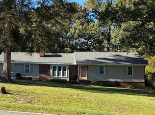 397 Riverbend Rd N, Goldsboro, NC 27530