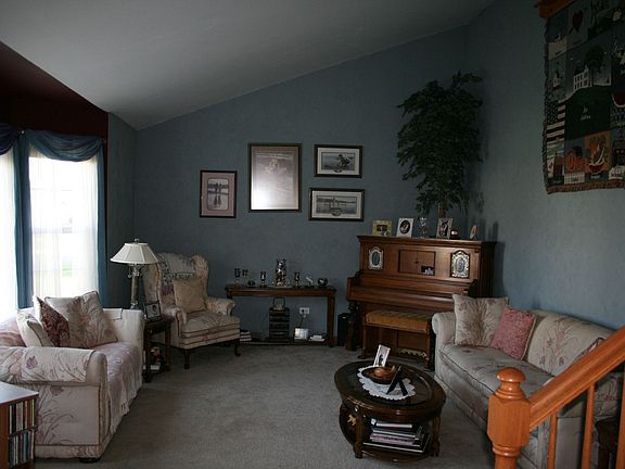 2nd image of 1910 Wildrose Dr
