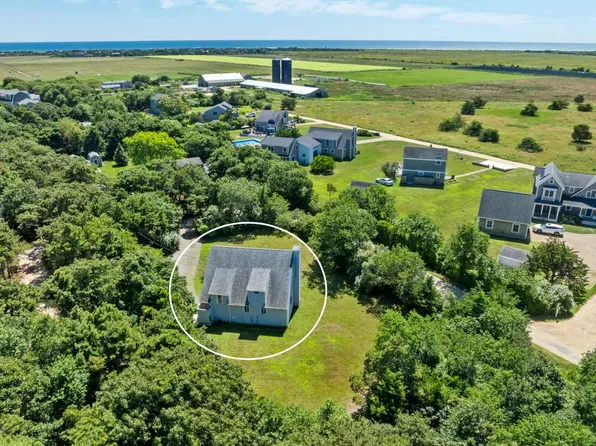 18 Katama Dr, Edgartown, MA 02539