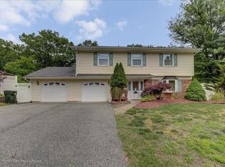 19 Putnam Rd, Howell, NJ 07731