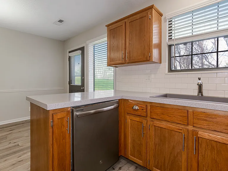 16 Wallingford Dr #16 — Photo 10