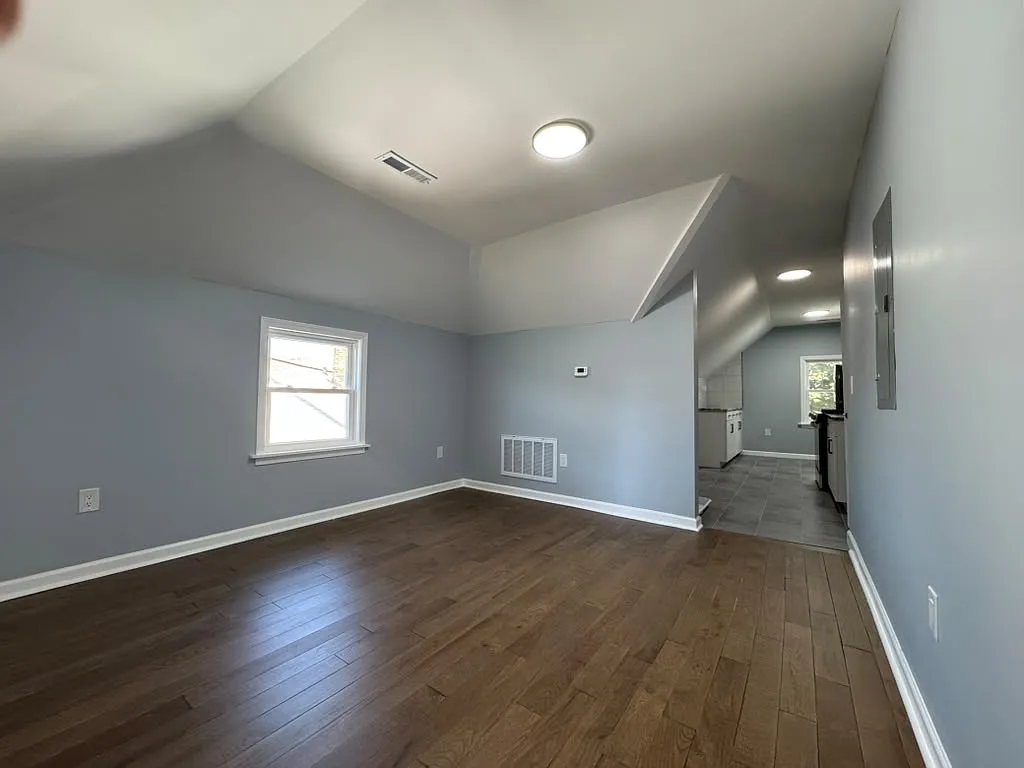 2 bed, $2,000 — Photo 4