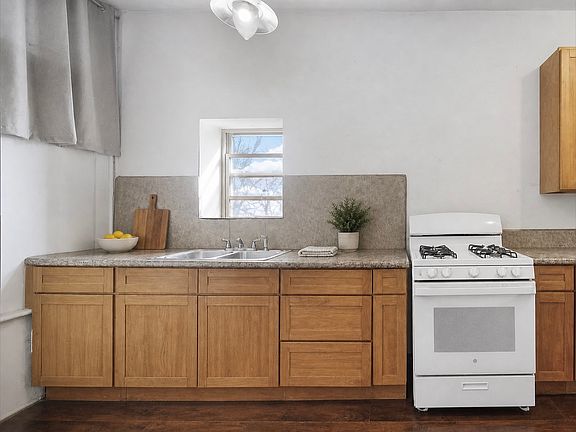5th image of 3326 E 90th St Unit C