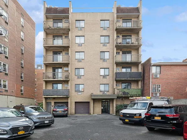 135-08 82nd Ave #604, Jamaica, NY 11435