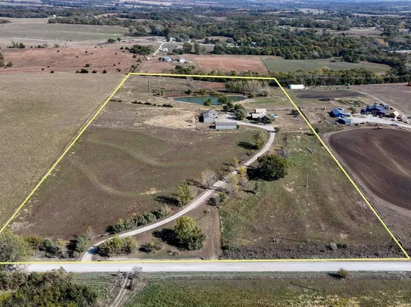 16956 R Rd, Mayetta, KS 66509