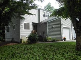 21 Bridle Path Rd, Ossining, NY 10562