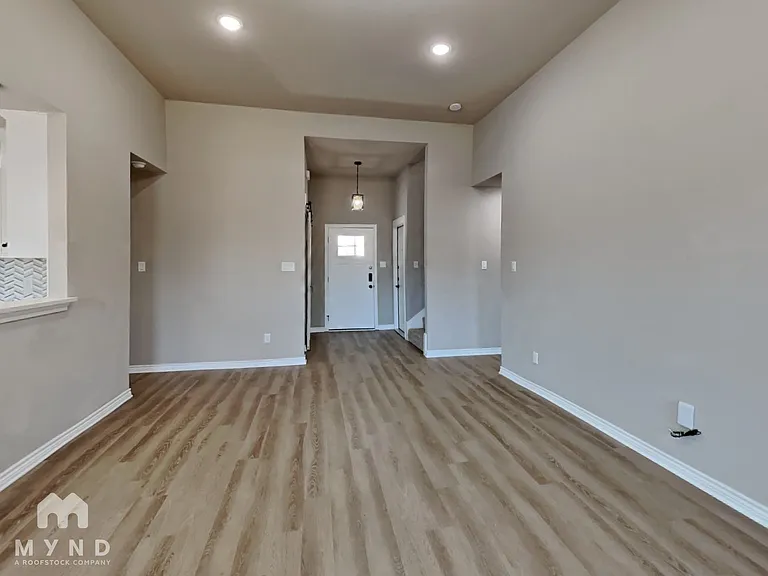5401 Ashworth Ct — Photo 5