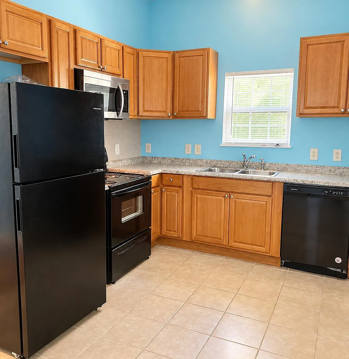 2 bed, 1.0 bath, $1,100 — Photo 3