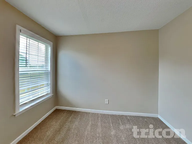 60 Rodney Ct — Photo 13