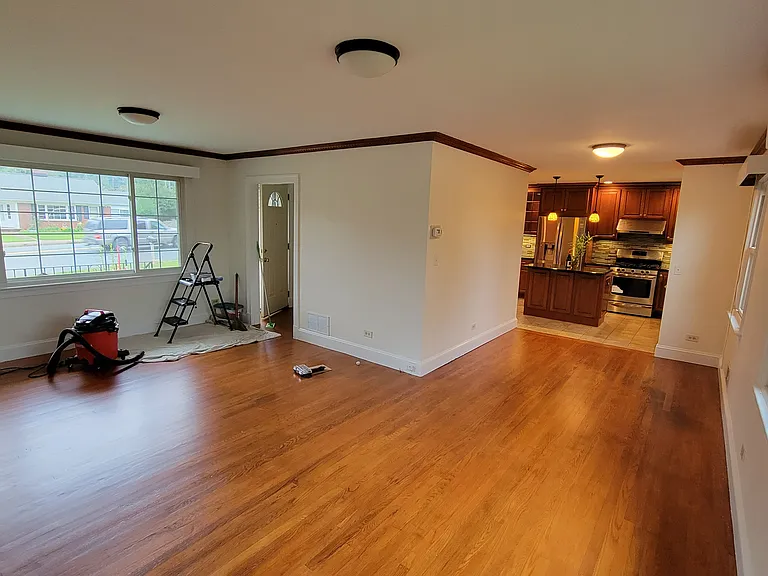 2316 Greenbrier Dr — Photo 6