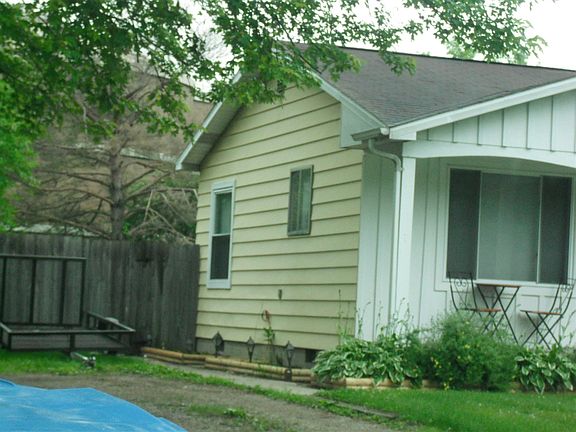 3rd image of 319 Crescent Ave
