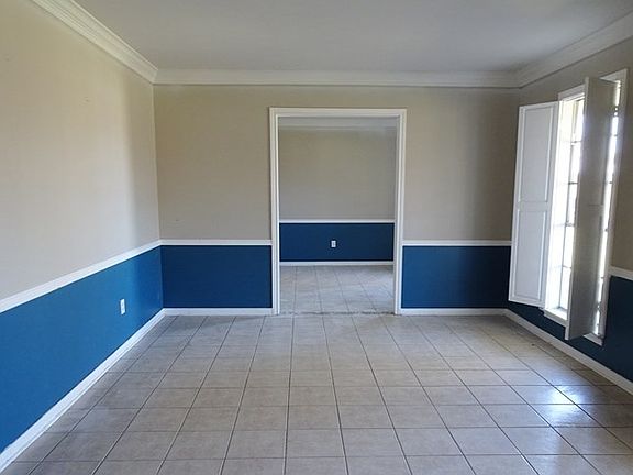 2nd image of 427 Parks Cir