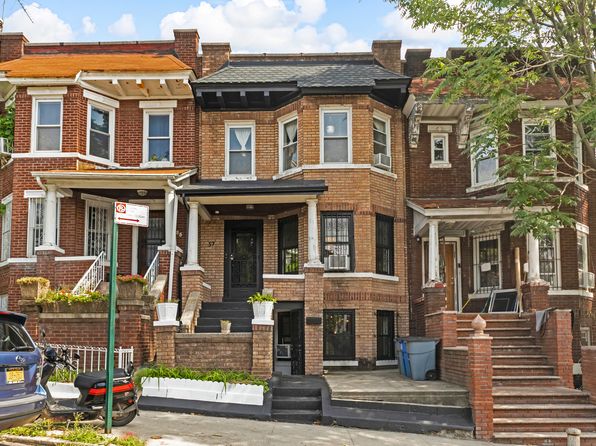 57 Hendrix St #1