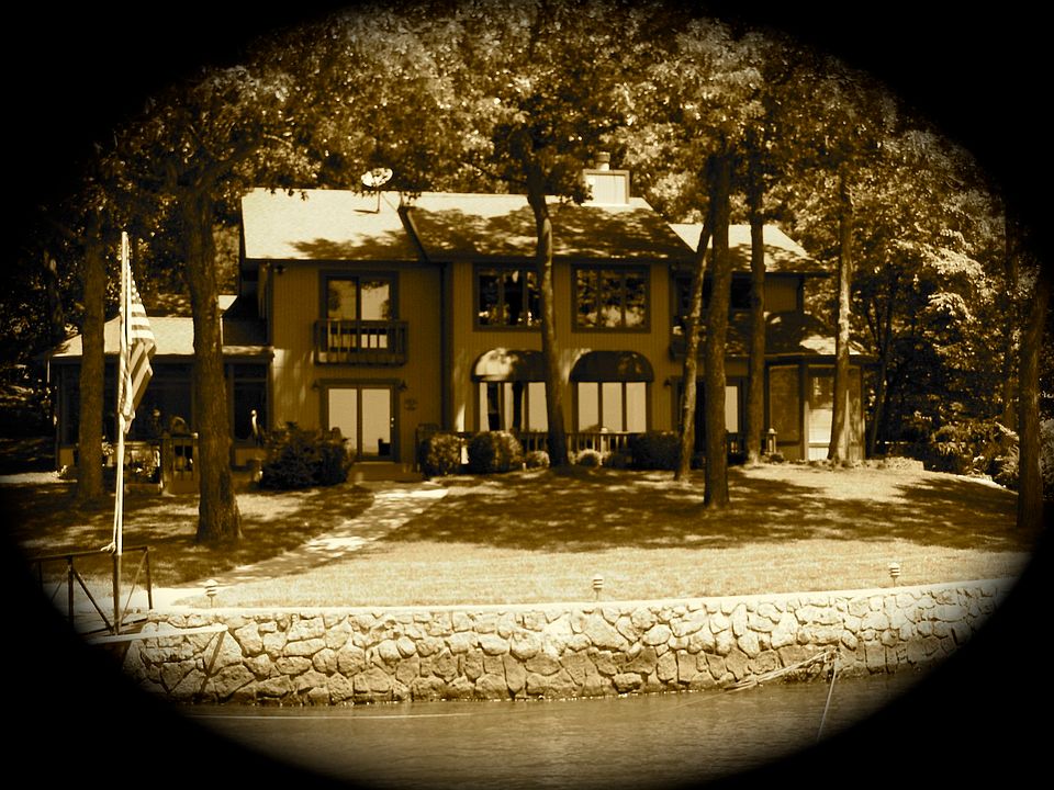 1st image of 578 Heron Estates Dr