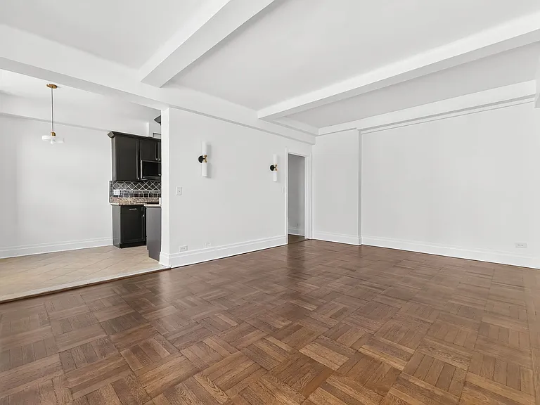172 W 79th St #11F — Photo 3