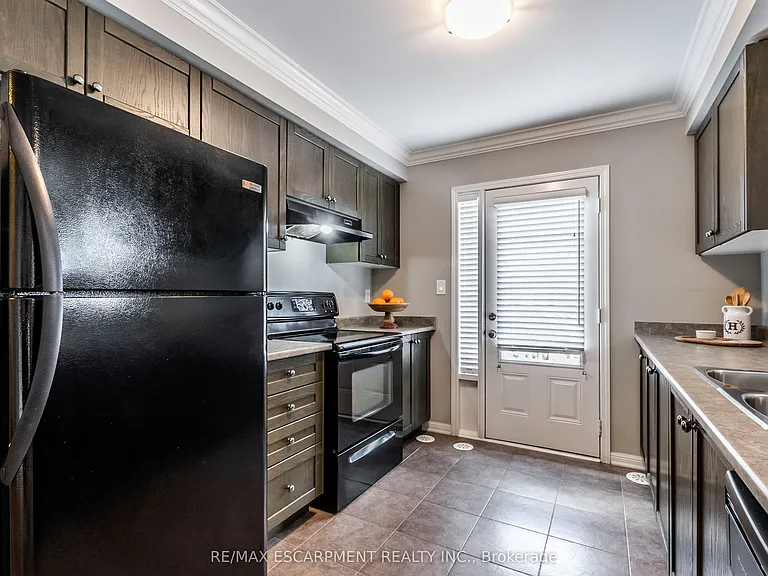 280 Wetenhall Lndg — Photo 8