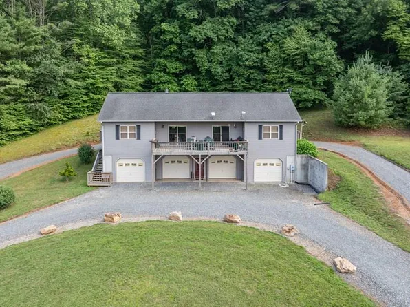 452 Community Cir, Topton, NC 28781