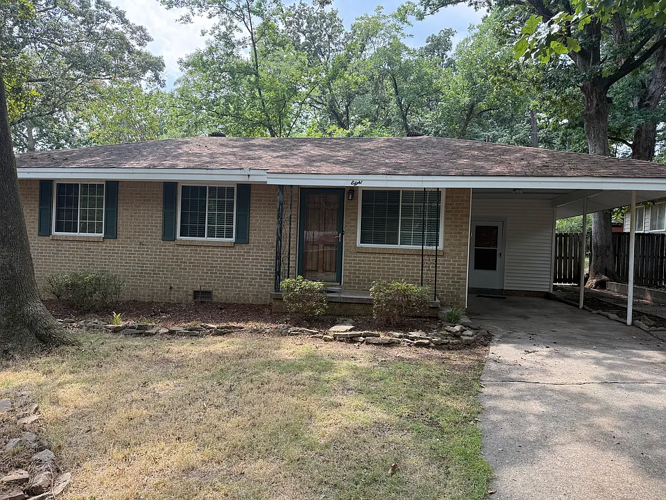 8 Monica Dr